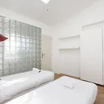 Pour Vos A Cannes, Voici Ravissante De 6 Avec Piscine Privee