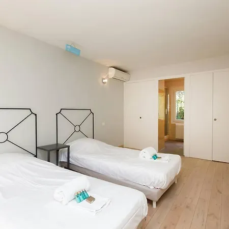 Pour Vos A Cannes, Voici Ravissante De 6 Avec Piscine Privee *