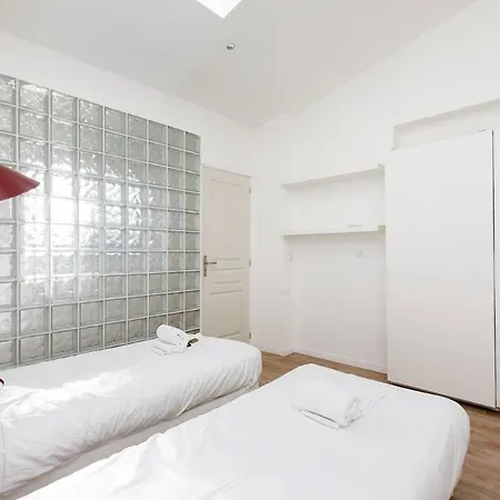 Pour Vos A Cannes, Voici Ravissante De 6 Avec Piscine Privee
