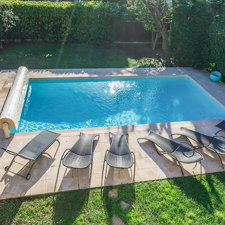 Villa Pour Vos A Cannes, Voici Ravissante De 6 Avec Piscine Privee Cannes