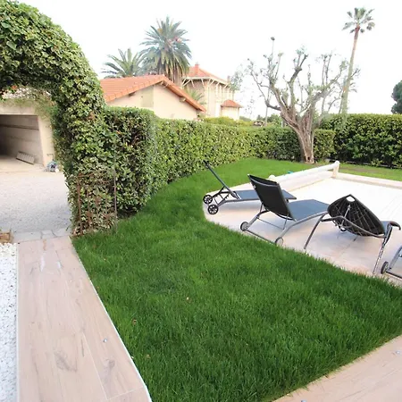 Villa Pour Vos à Cannes, Voici Ravissante De 6 Avec Piscine Privée *